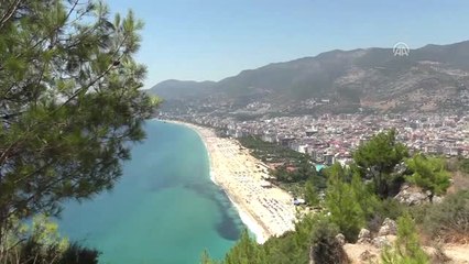 Antalya Plajlarında Sıcak Hava Yoğunluğu