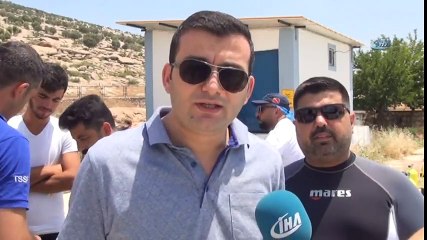 Diyarbakır'da Terör Bitti, Kaymakam Çocuklarla Suya Daldı