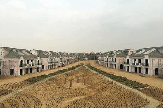 Twin house 283m semi Finished in layan resale new cairo