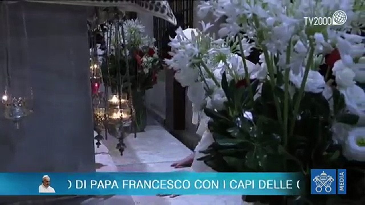 Bari: il Papa prega davanti alla tomba di San Nicola