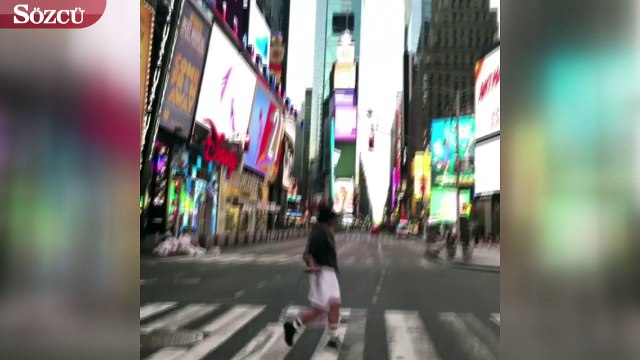 Sosyete Kasabı Nusret, ABD'nin Ünlü Times Meydanı'nın Ortasında Soyundu