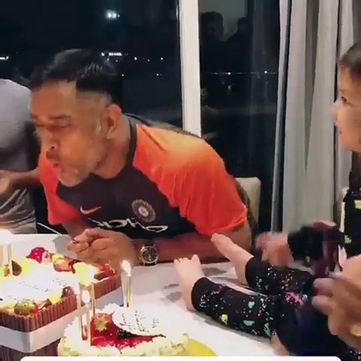 Dhoni celebrate his birthday