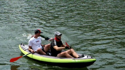 Julien Deneyer nage de Hastière à Seilles.