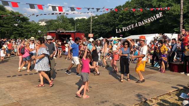 Le Collectif Mobil Casbah et sa « Piste à dansoire », aux Sorties de bain 2018.