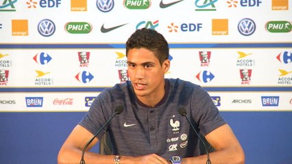 Bleus - Varane "flatté" par la venue de Macron