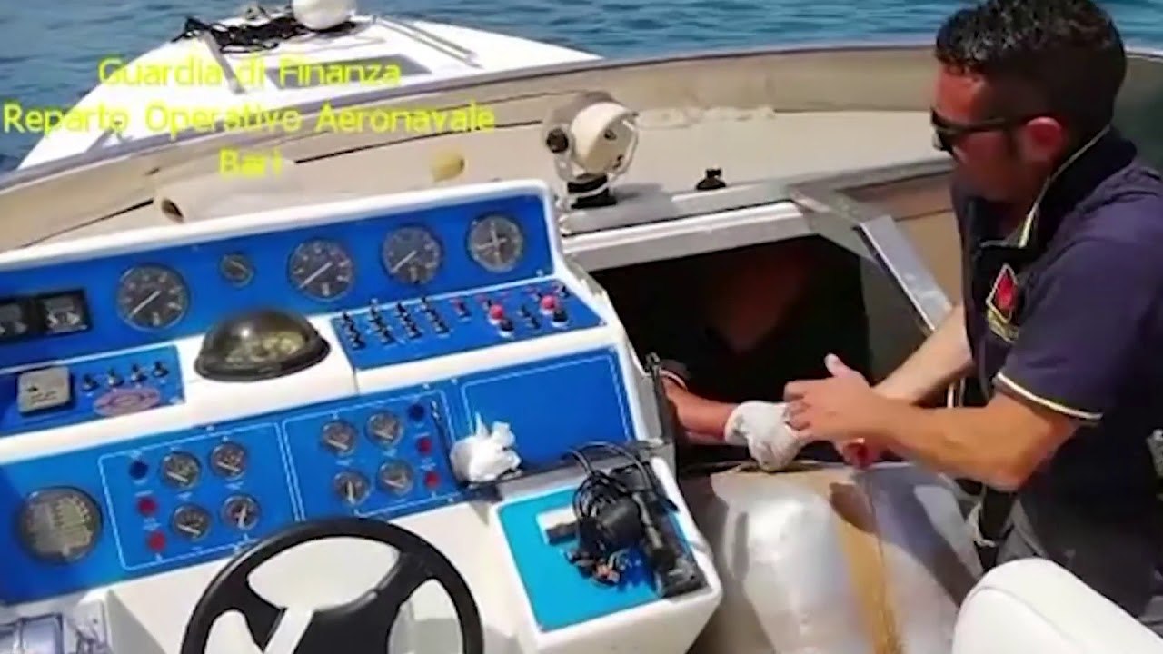 Sekuestrohet skafi me 1 ton marijuane - kapen 2 shqiptare dhe 1 italian