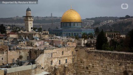 Pope Says Walls, Occupation And Fundamentalism Hamper Mideast Peace
