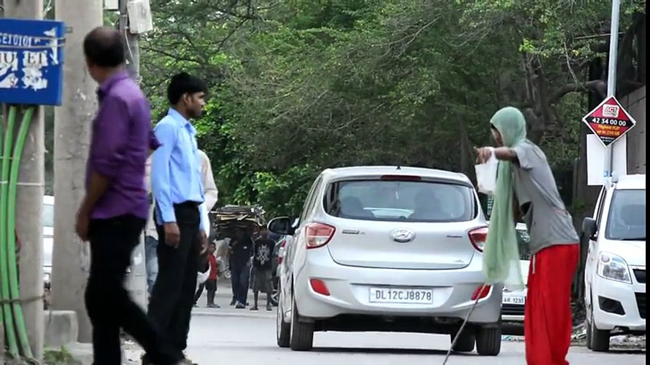 Prank video -Psycho Guy Prank in delhi_HIGH.Funny prank , prank hindi , indian, comedy videos, hindi prank videos,Prank, Prank videos, funny videos , commedy video, laughing videos, masti videos, Indian prank, entertainment videos