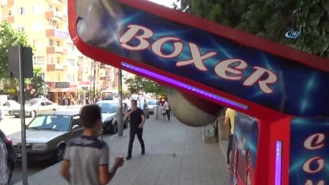 Stres Atmanın Yeni Yolu 'Boks Makinesi'