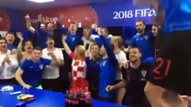 فيديو رئيسة كرواتيا ترقص مع لاعبي منتخب بلادها بعد الفوز على روسيا