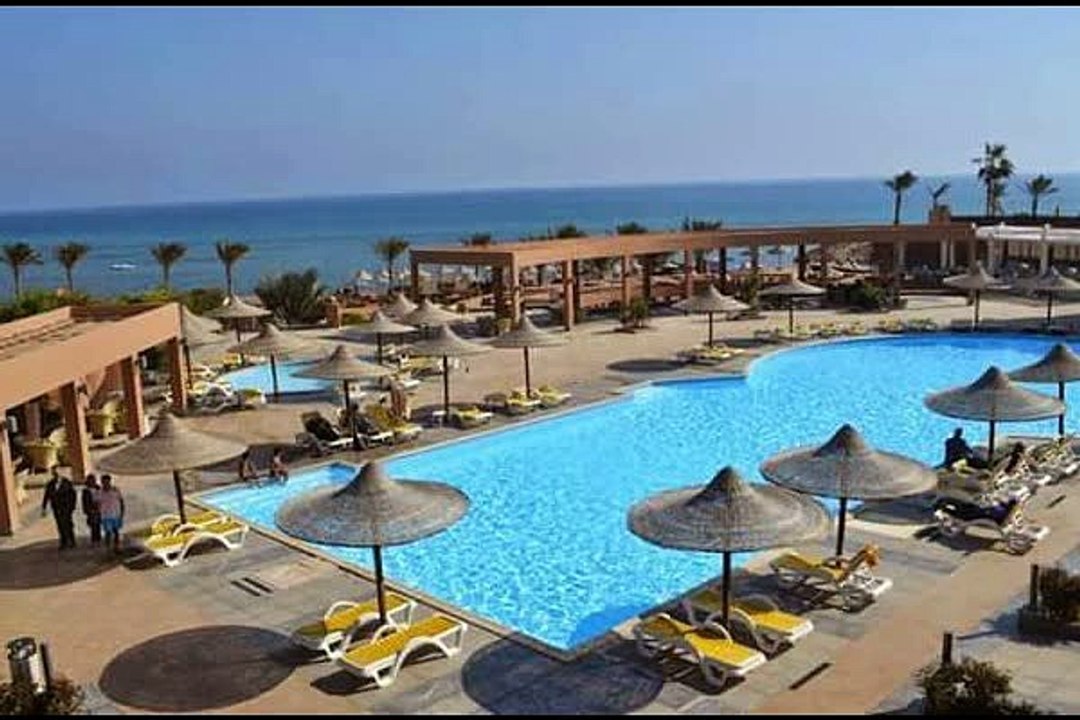 كمبوند الوادى العين السخنة – شالية بحديقة للبيع تشطيب كامل