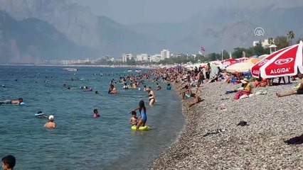 Antalya'da sıcaklık düştü nem arttı