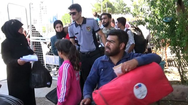 Ramazan bayramını ülkesinde geçiren 30 bin Suriyeli dönüş yaptı