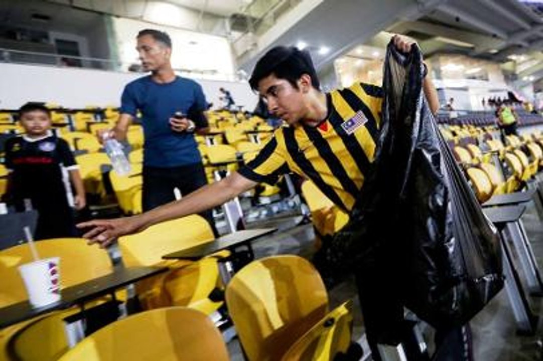 Syed Saddiq emulates Japanese World Cup fans after FA Cup final
