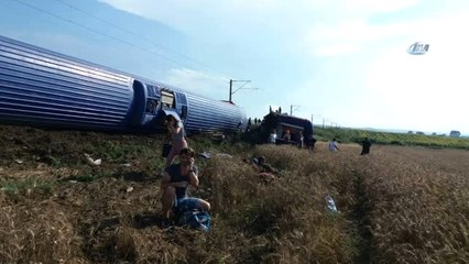 Tekirdağ'ın Çorlu İlçesi Yakınlarında Yolcu Treninin Bir Vagonu, Raylardan Çıkıp Devrildi.