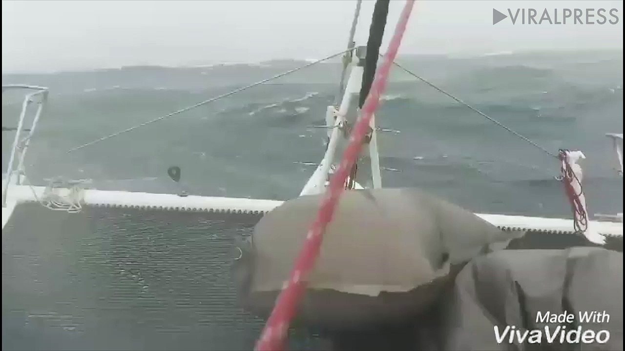 Rescuers Brave Rough Seas In Phuket Boat Tragedy