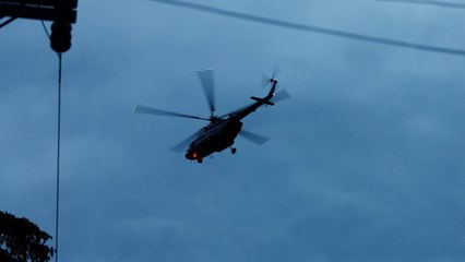 Thaïlande : quatre enfants sortis de la grotte, l'opération suspendue