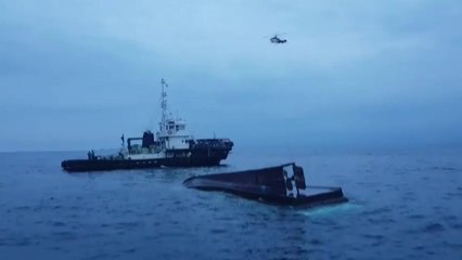 군산 어청도 해상 어선 전복...5명 중 4명 구조 / YTN