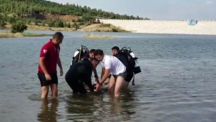 Oynamak için gölete giden kardeşlerden biri boğuldu diğerini balık tutan vatandaşlar kurtardı