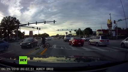 CICLISTA ES ATROPELLADO EN PASO DE CEBRA