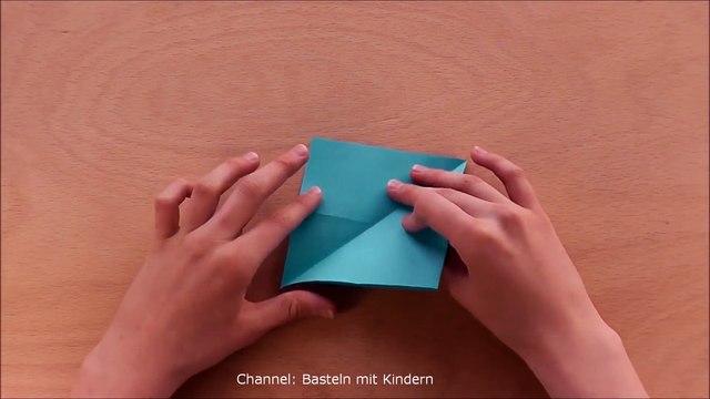 Fische basteln mit Kindern Ideen Geschenk basteln mit Papier Leichten Origami Fisch falten