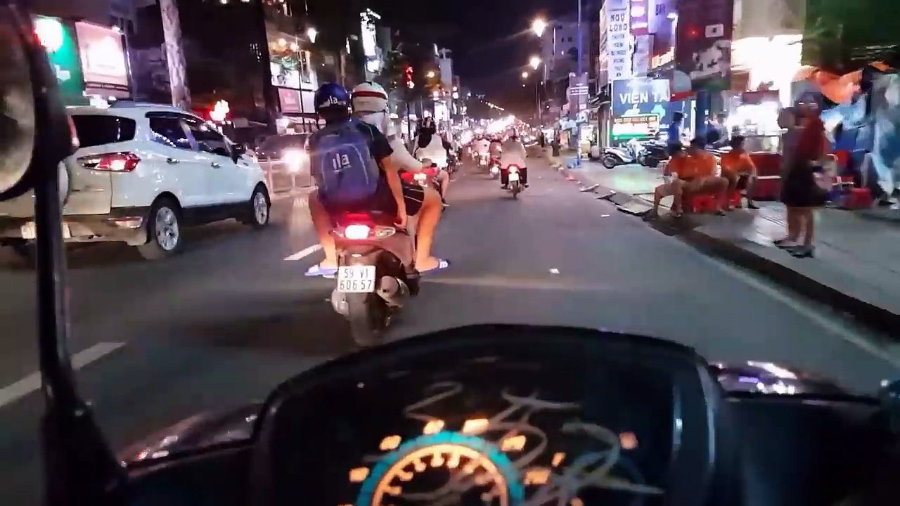 Dép tổ ong, xe wave tàu thử mua iphone X NTN và cái kết......