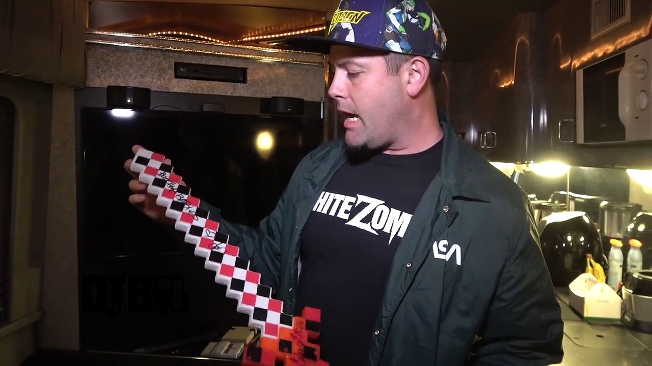 Bad Wolves - BUS INVADERS Ep. 1317