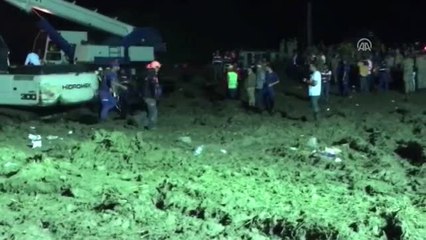 Tren Kazası - Vagonların Kaldırılması İçin Çalışmalar Devam Ediyor (2)