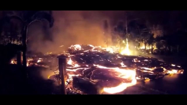 Лава вулкана пожирает дом. Килауэа на Гавайях поглощает жилой дом. Уникальное видео