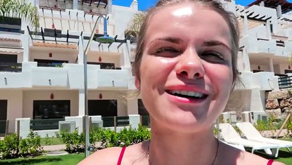 RETOS EN LA PISCINA CON MI HERMANO | Marina Yers