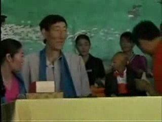 Tallest man meets the shortest