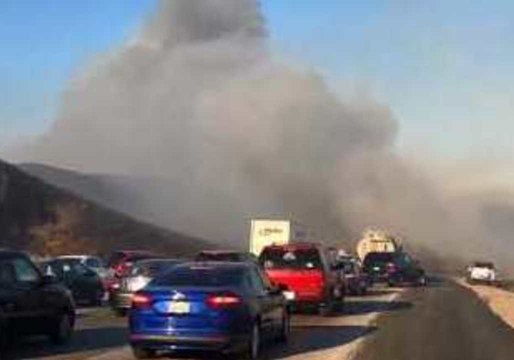 Brush Fire Shuts Down Section of I-580 Near Livermore, California