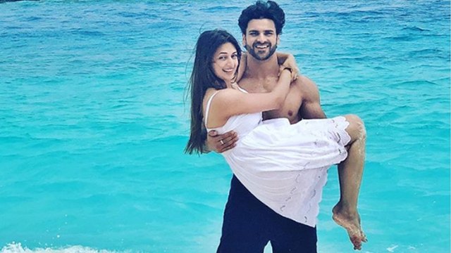 Divyanka Tripathi & Vivek Dahiya Celebrate wedding anniversary in Maldives; Watch Video। FilmiBeat