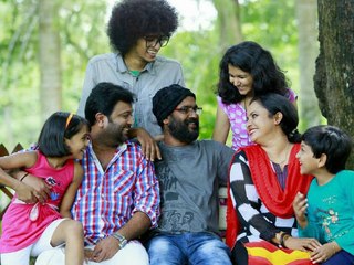 നിഷാ സാരംഗിന് പിന്തുണയുമായി അമ്മ | filmibeat Malayalam