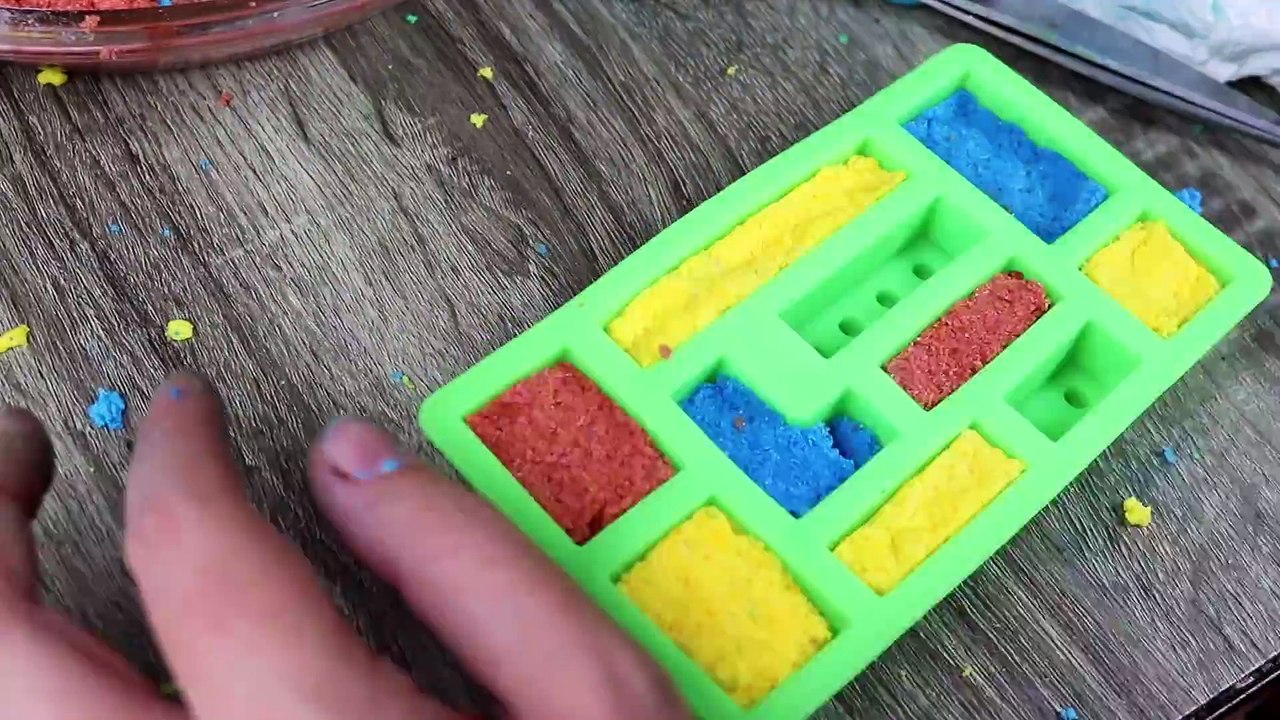 GIANT LEGO BATH BOMB! HOW TO MAKE A LEGO BATH BOMBS!! SO SATISFYING!