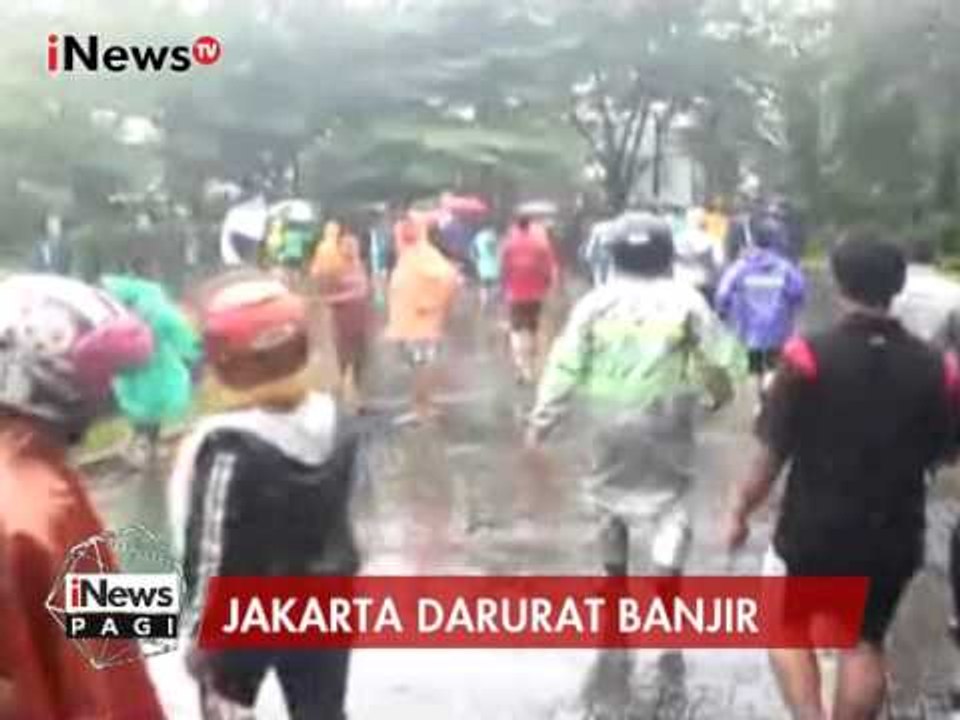 Diduga Penyebab Banjir, Warga Cakung Kepung Kantor Pemasaran Perumahan JGC - iNews Pagi 22/02