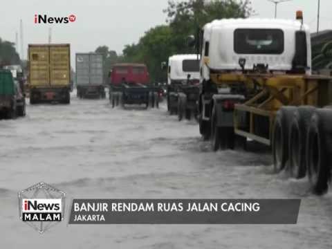 Banjir rendam ruas jalan Cacing, sebabkan kemacetan lalu lintas - iNews Malam 21/02