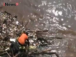 Pasukan Orange Dinas Kebersihan Berjibaku Bersihkan Sampah Pintu Air Manggarai - iNews Malam 22/02