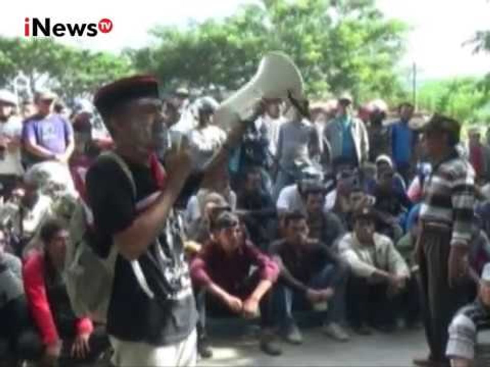 Desak Pemilihan Ulang, Massa Bentrok Dengan Aparat Didepan Kantor KPU Sulteng - iNews Pagi 22/02