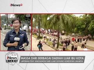 Massa pro dan kontra Ahok masih berada di luar gedung - iNews Siang 28/02