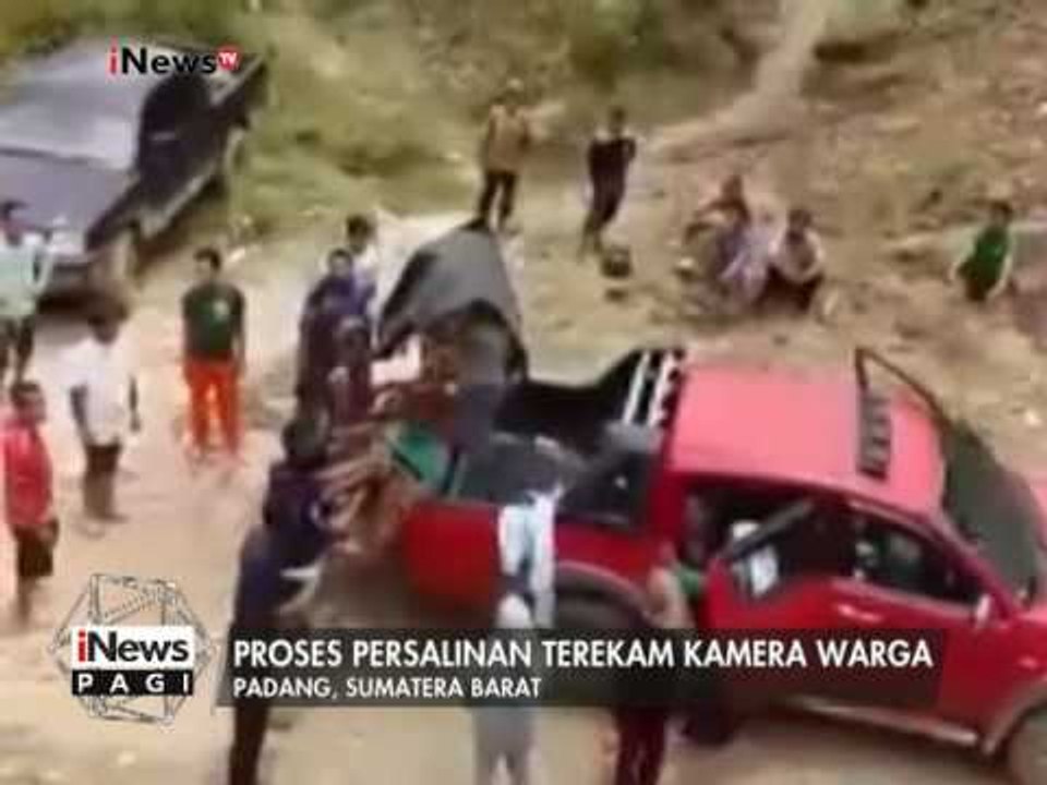 Kisah Mengharukan, Seorang Bidan Melahirkan Ditengah Jalan yang Tertutup Longsor - iNews Pagi 08/03
