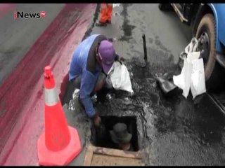 Suku Dinas Kebersihan DKI temukan sampah plastik yang bisa sumbat gorong-gorong - iNews Siang 10/03