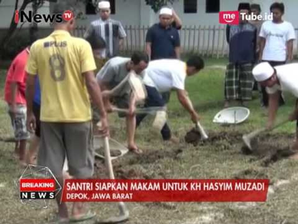 Santri Ponpes Al Hikam Mulai Mempersiapkan Makam Untuk KH. Hasyim Muzadi - iNews Breaking News 16/03