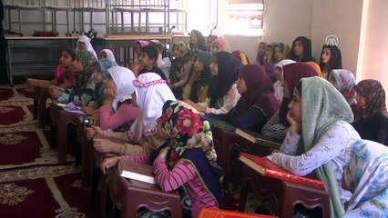 Teröristlerin tahrip ettiği camilerde çocuklar yeniden Kur'an öğreniyor - HAKKARİ