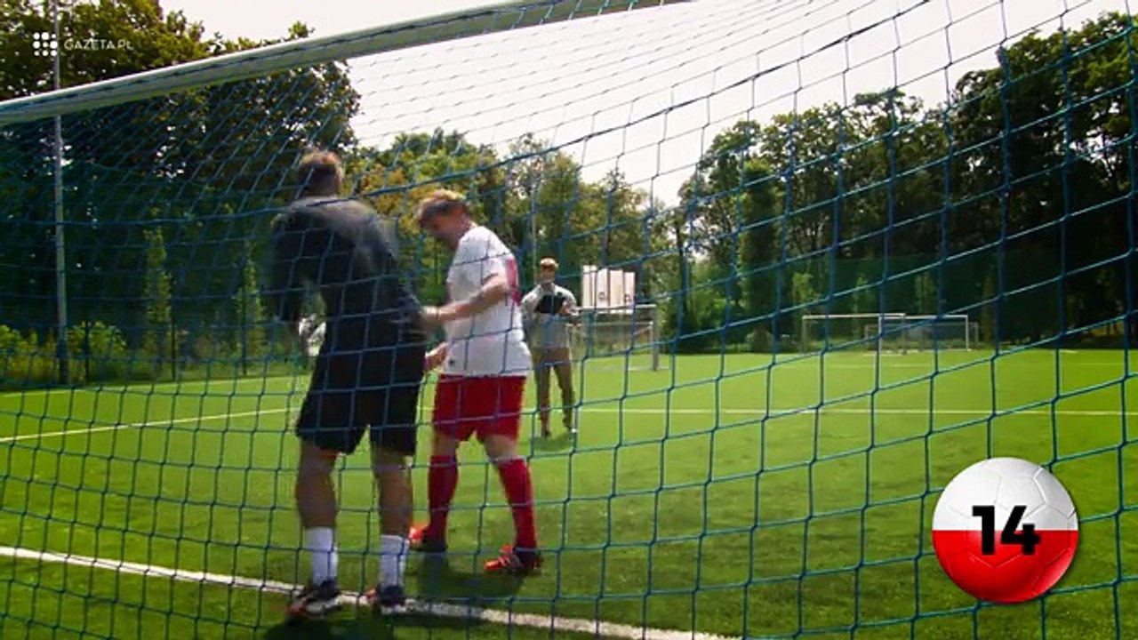 Mundial 2018. Piotr Misiło przyjął nasze wyzwanie i stoczył ciężki bój na boisku. Jak mu poszło? [KRÓTKA PIŁKA]