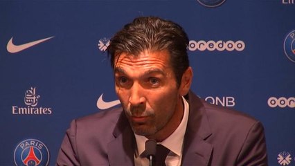 PSG - Les premiers mots en français de Buffon