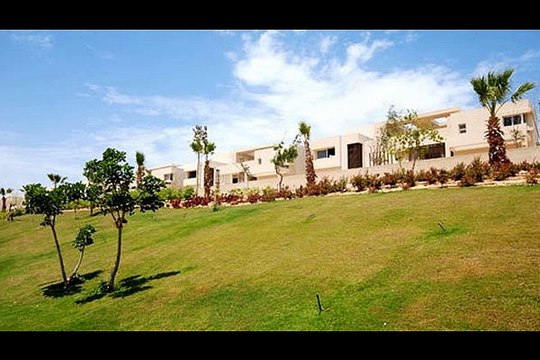 شاليه في هاسيندا باي للبيع الساحل الشمالي