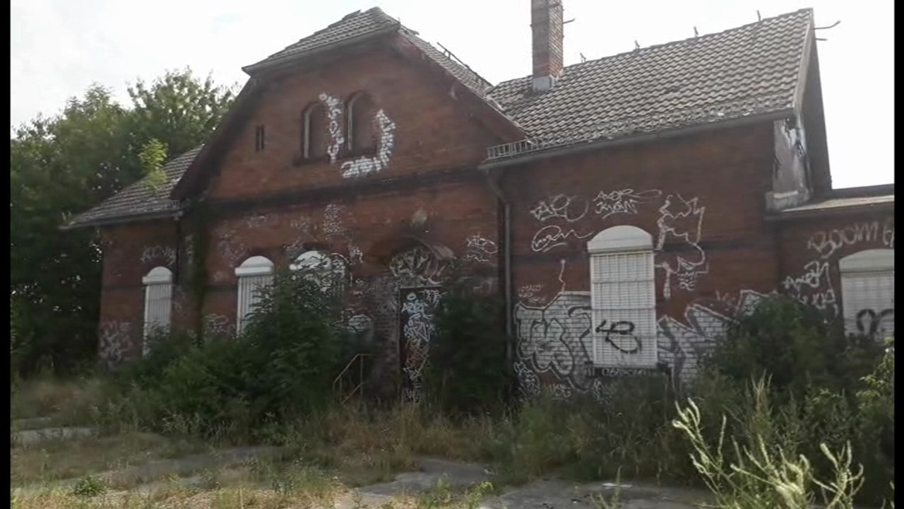 Berliner Bauruinen - 'Bahnhof Ahrensfelde'