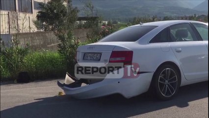 Report Tv - Berat, drejtonte makinën në gjendje të dehur, aksidentohet me 'Audin' nga Kosova
