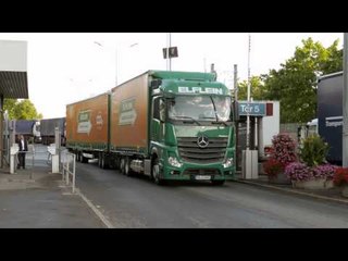 The first Long Combination Vehicle - Mercedes-Benz Plant Sindelfingen | AutoMotoTV
